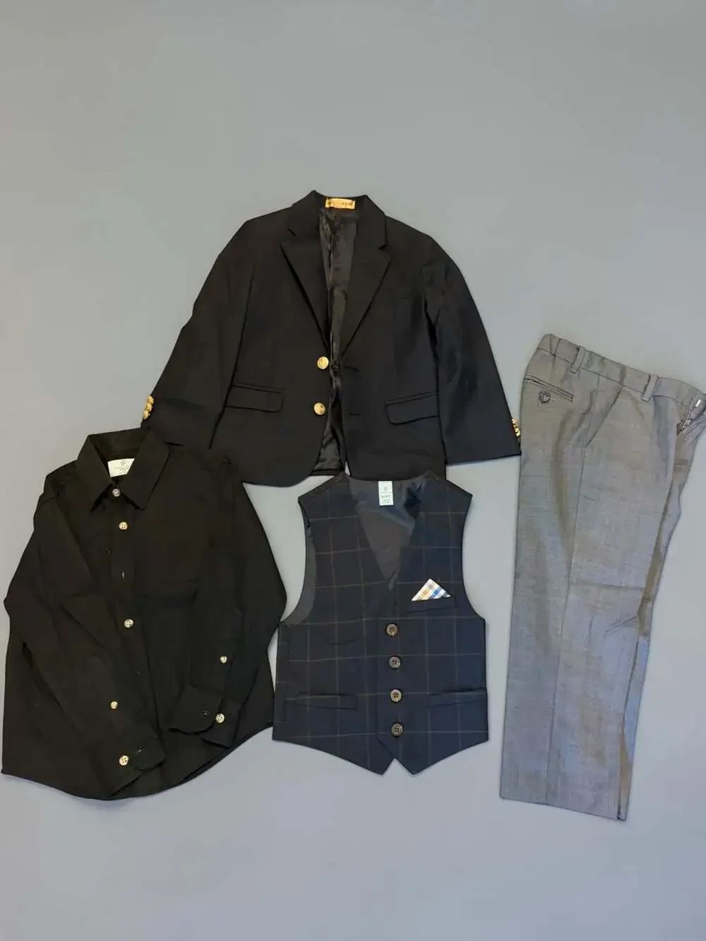 Class Club Boys 4-Piece Suit Set Blazer Vest Shirt Pants size 4/5
